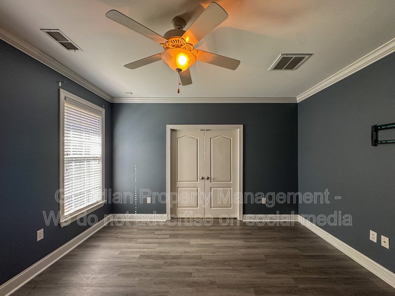 Beautiful 3 Bed 2 Bath Condo with Community Amenities property image