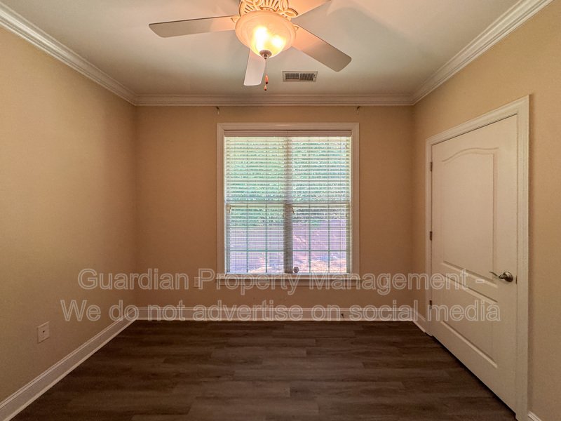 Beautiful 3 Bed 2 Bath Condo with Community Amenities property image
