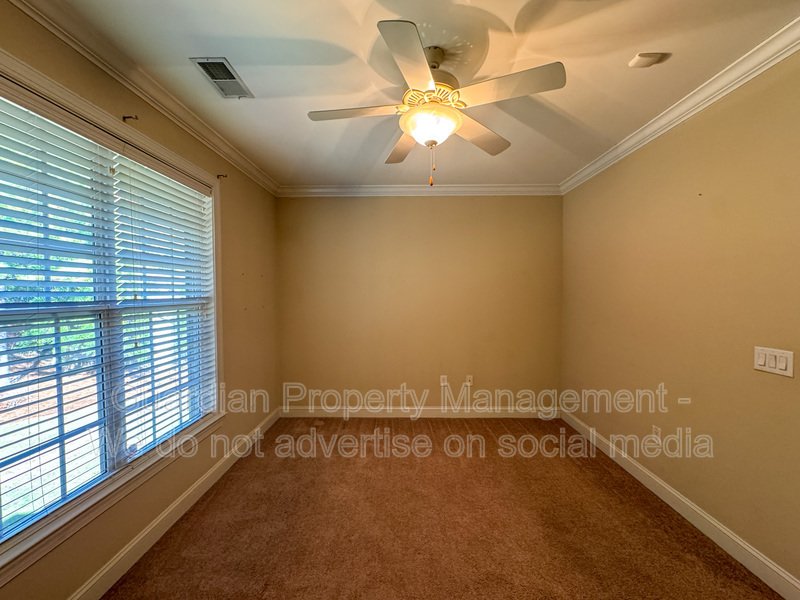 Beautiful 3 Bed 2 Bath Condo with Community Amenities property image