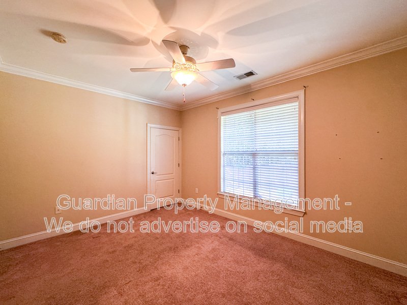 Beautiful 3 Bed 2 Bath Condo with Community Amenities property image