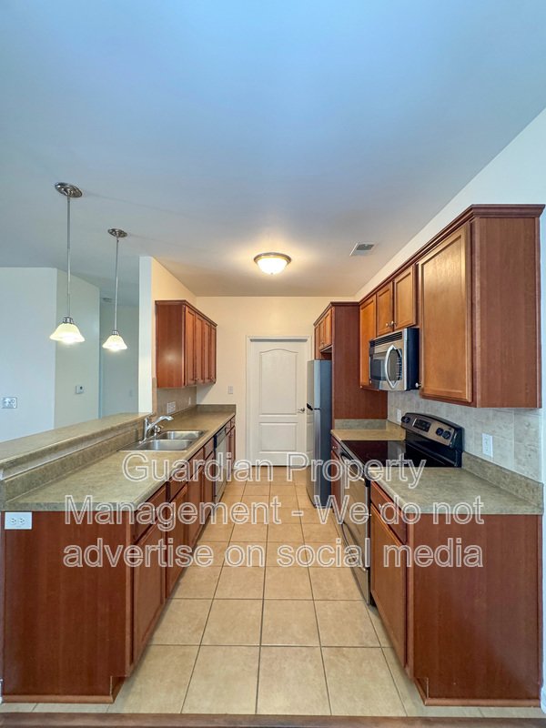 Charming 3 Bed 2 Bath Condo in Fayetteville property image