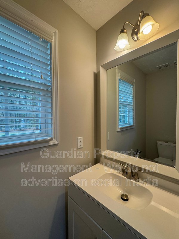 Well-Maintenance 4 Bed 2.5 Bath Hoke County Home property image