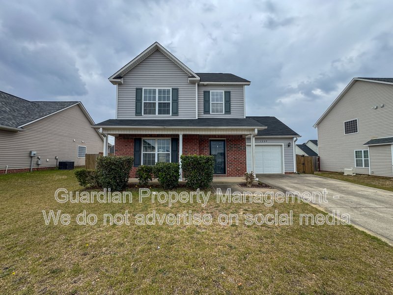 Spacious 3 Bed 2.5 Bath Home with Fenced Backyard property image