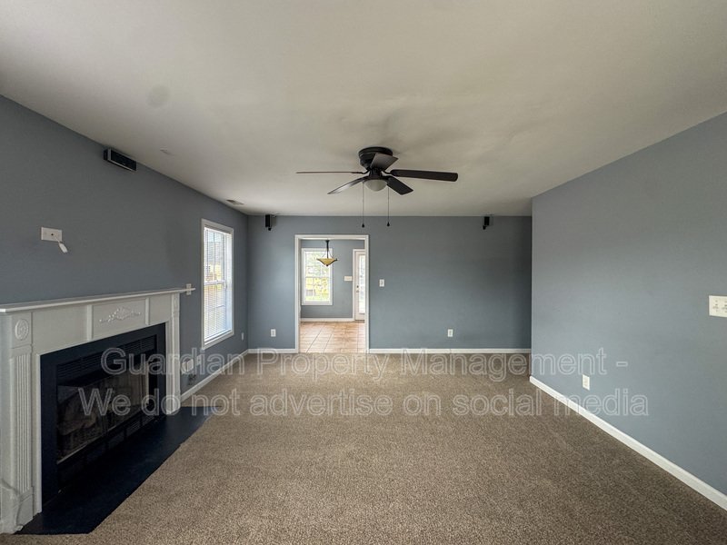 Spacious 3 Bed 2.5 Bath Home with Fenced Backyard property image