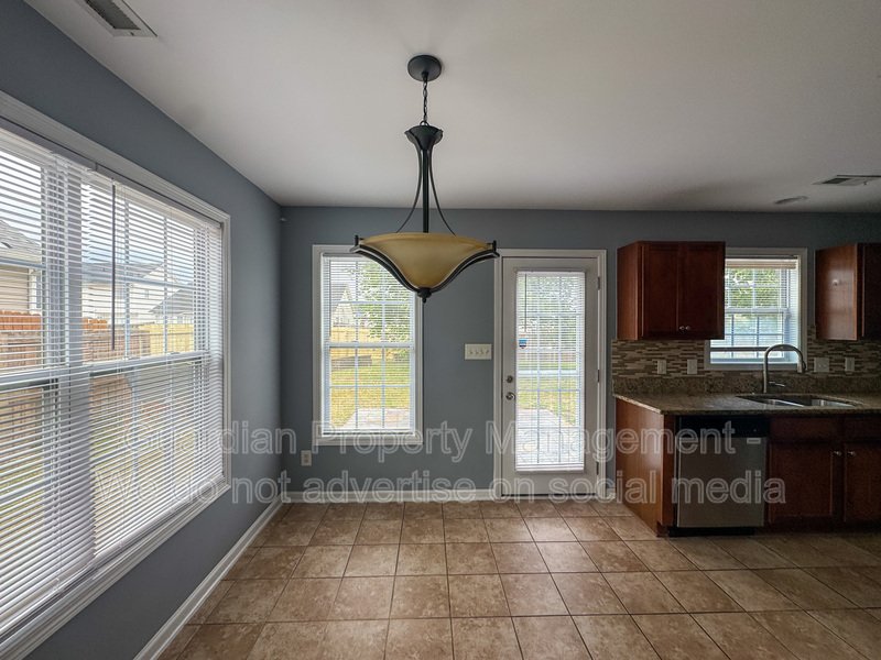 Spacious 3 Bed 2.5 Bath Home with Fenced Backyard property image