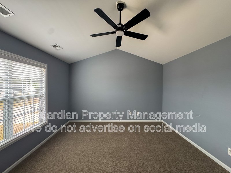 Spacious 3 Bed 2.5 Bath Home with Fenced Backyard property image
