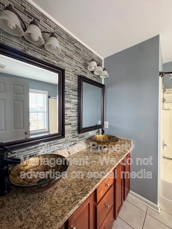 Spacious 3 Bed 2.5 Bath Home with Fenced Backyard property image