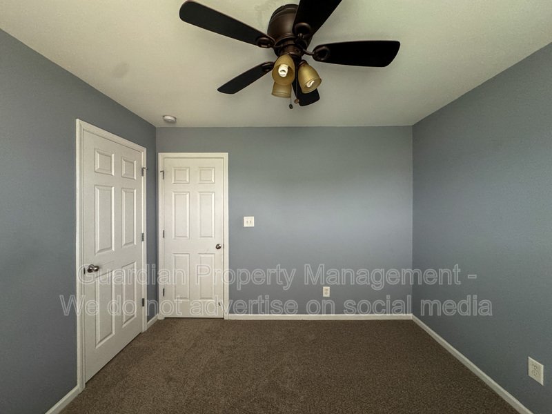 Spacious 3 Bed 2.5 Bath Home with Fenced Backyard property image