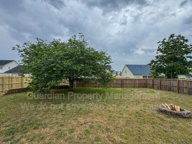 Spacious 3 Bed 2.5 Bath Home with Fenced Backyard property image