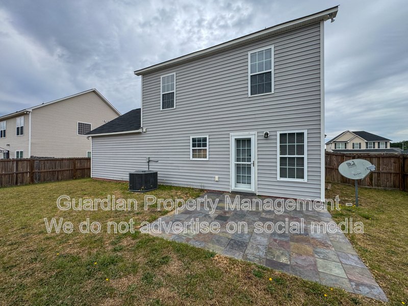 Spacious 3 Bed 2.5 Bath Home with Fenced Backyard property image
