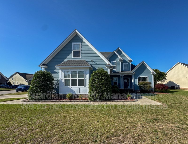 Well-Maintained 4 Bed 2.5 Bath Home with a Pool property image
