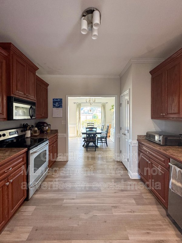 Well-Maintained 4 Bed 2.5 Bath Home with a Pool property image