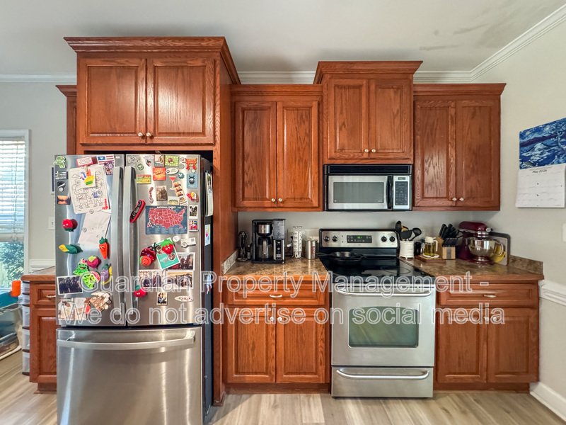 Well-Maintained 4 Bed 2.5 Bath Home with a Pool property image