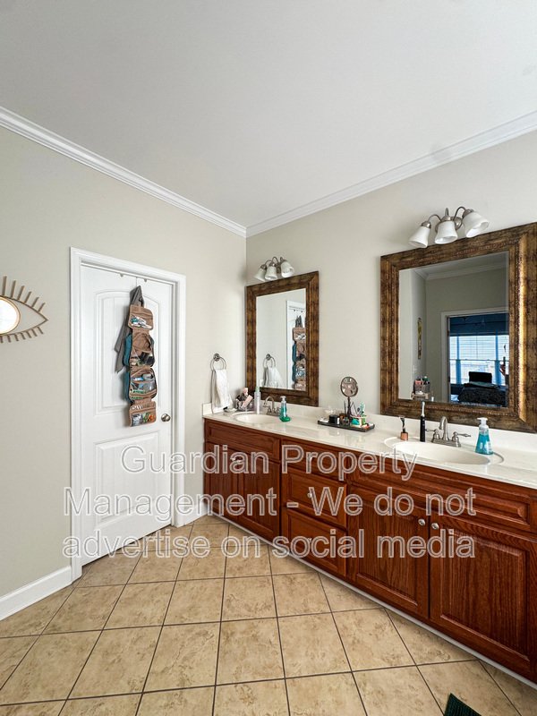 Well-Maintained 4 Bed 2.5 Bath Home with a Pool property image