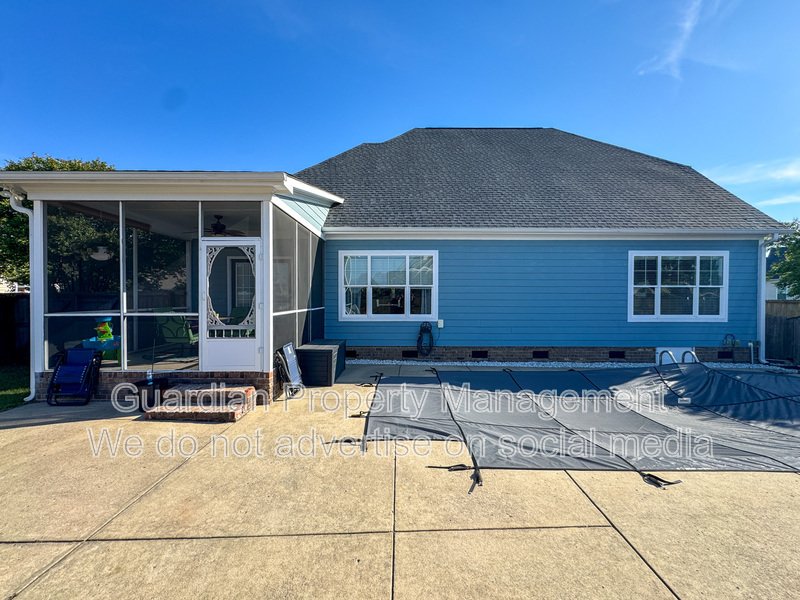 Well-Maintained 4 Bed 2.5 Bath Home with a Pool property image