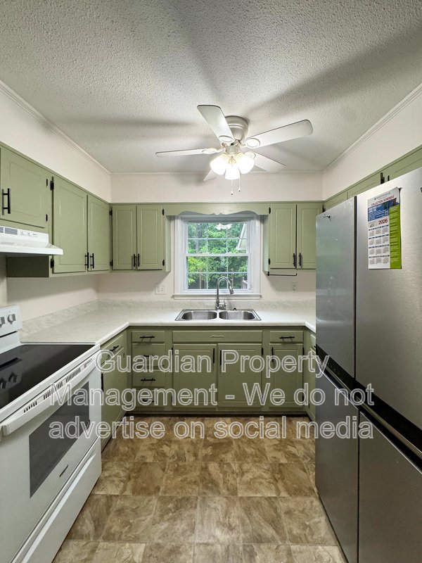 Charming 3 Bed 1.5 Bath Home Close to Fort Bragg property image
