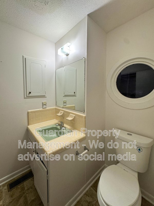 Charming 3 Bed 1.5 Bath Home Close to Fort Bragg property image