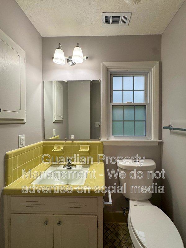 Charming 3 Bed 1.5 Bath Home Close to Fort Bragg property image