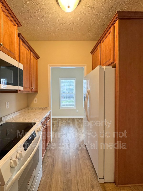 3 Bed 2.5 Bath Townhome with New Flooring and Paint property image