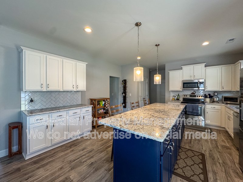 Spacious 4 Bed 3 Bed Home in Pine Forest School District property image