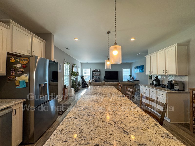 Spacious 4 Bed 3 Bed Home in Pine Forest School District property image