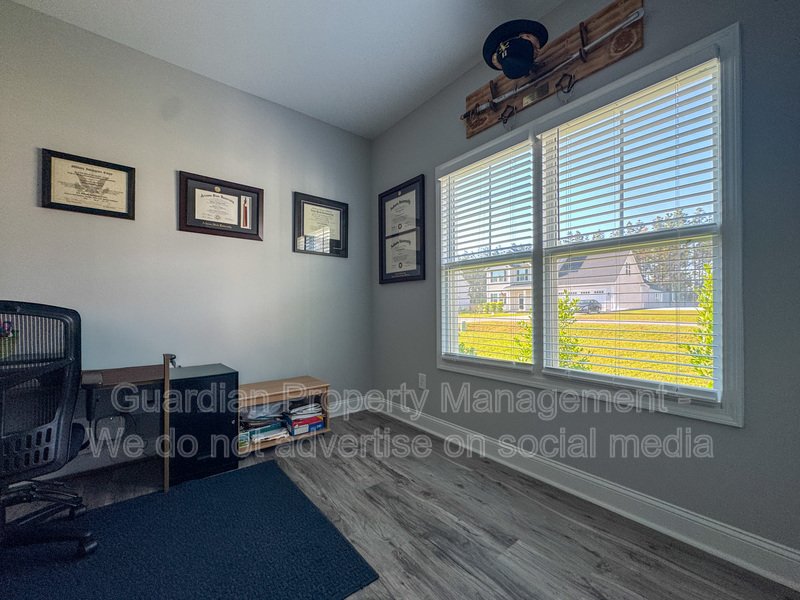 Spacious 4 Bed 3 Bed Home in Pine Forest School District property image