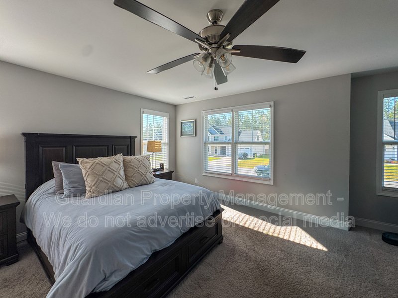 Spacious 4 Bed 3 Bed Home in Pine Forest School District property image