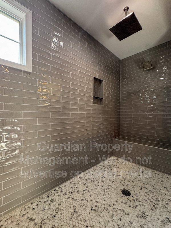 Spacious 4 Bed 3 Bed Home in Pine Forest School District property image
