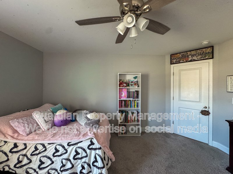 Spacious 4 Bed 3 Bed Home in Pine Forest School District property image