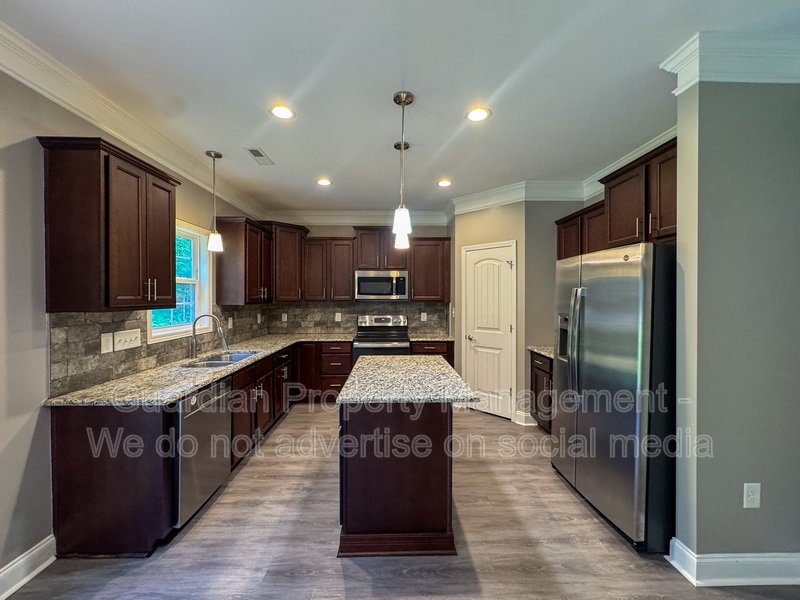 Beautiful 4 Bed 2.5 Bath Home in North Fayetteville property image