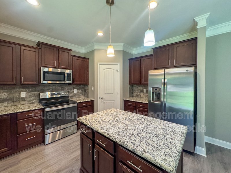 Beautiful 4 Bed 2.5 Bath Home in North Fayetteville property image