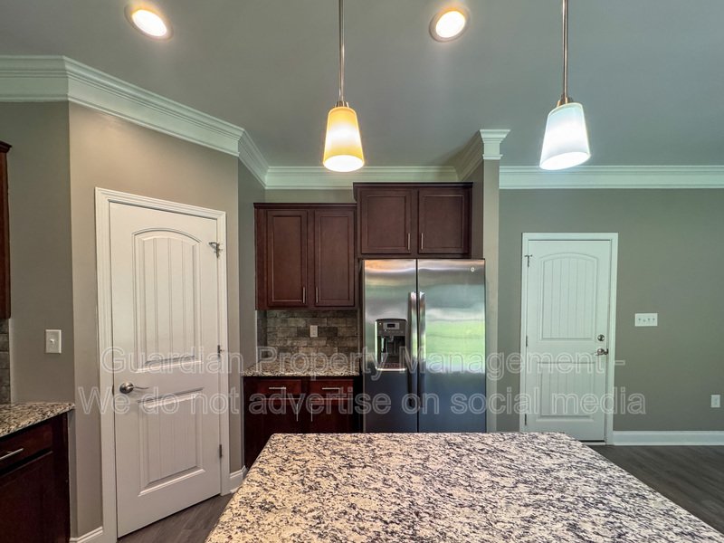 Beautiful 4 Bed 2.5 Bath Home in North Fayetteville property image