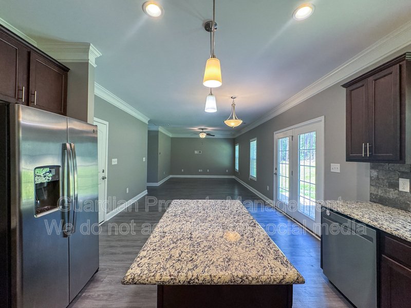 Beautiful 4 Bed 2.5 Bath Home in North Fayetteville property image