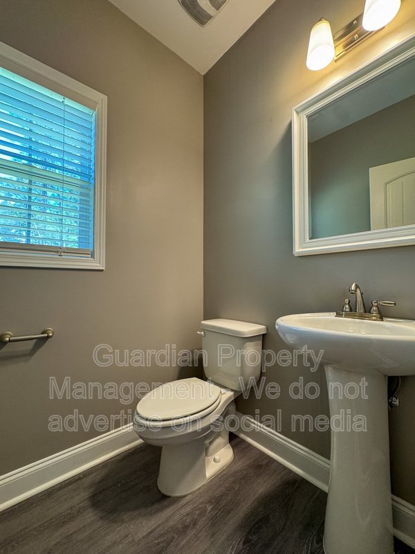 Beautiful 4 Bed 2.5 Bath Home in North Fayetteville property image