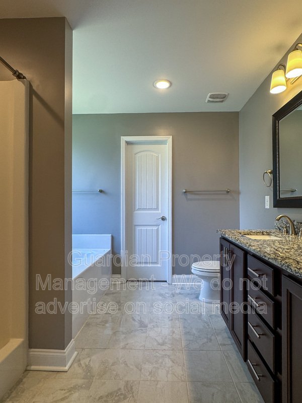 Beautiful 4 Bed 2.5 Bath Home in North Fayetteville property image