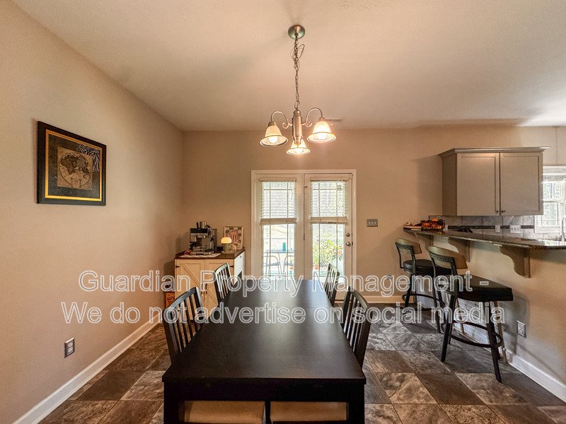 Stunning 4 Bed 2.5 Bath Raeford Home on Cul-de-sac property image