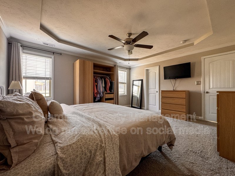 Stunning 4 Bed 2.5 Bath Raeford Home on Cul-de-sac property image