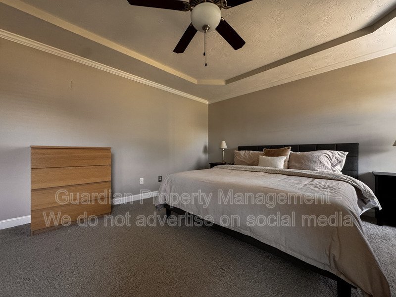 Stunning 4 Bed 2.5 Bath Raeford Home on Cul-de-sac property image