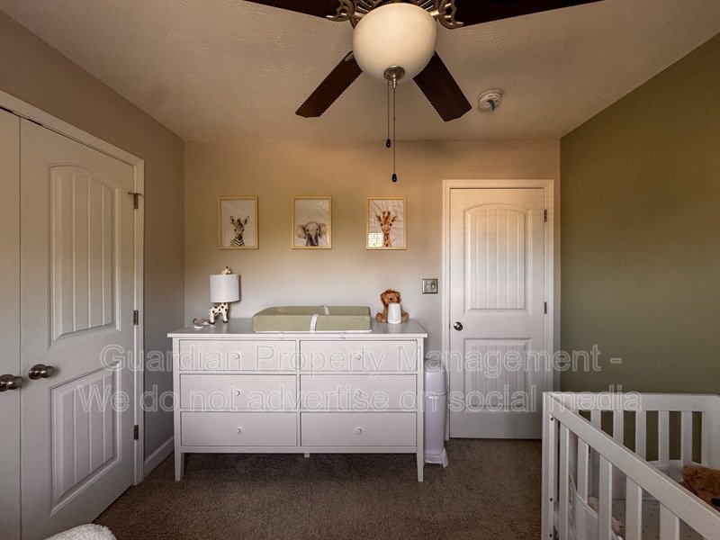 Stunning 4 Bed 2.5 Bath Raeford Home on Cul-de-sac property image
