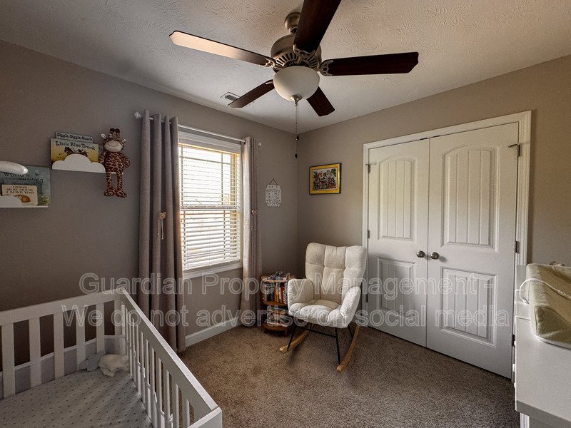 Stunning 4 Bed 2.5 Bath Raeford Home on Cul-de-sac property image
