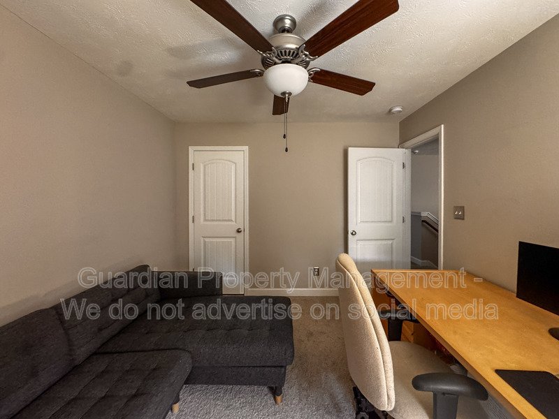Stunning 4 Bed 2.5 Bath Raeford Home on Cul-de-sac property image