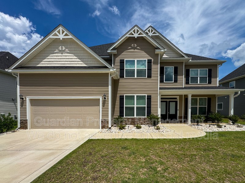 Stunning 5 Bed 4.5 Bath Fayetteville Home with Fenced Yard property image