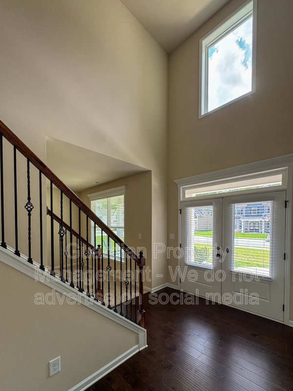 Stunning 5 Bed 4.5 Bath Fayetteville Home with Fenced Yard property image