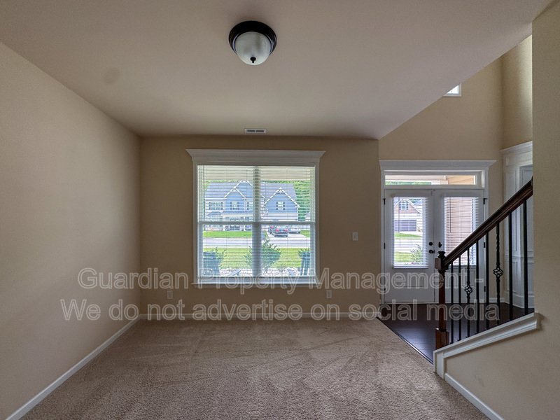 Stunning 5 Bed 4.5 Bath Fayetteville Home with Fenced Yard property image