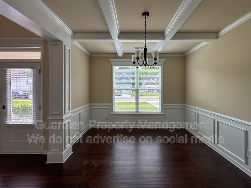 Stunning 5 Bed 4.5 Bath Fayetteville Home with Fenced Yard property image