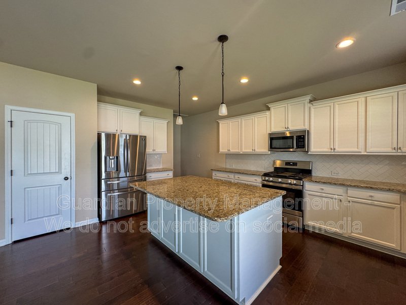 Stunning 5 Bed 4.5 Bath Fayetteville Home with Fenced Yard property image