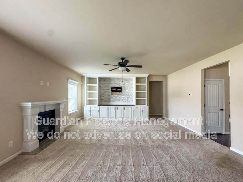 Stunning 5 Bed 4.5 Bath Fayetteville Home with Fenced Yard property image