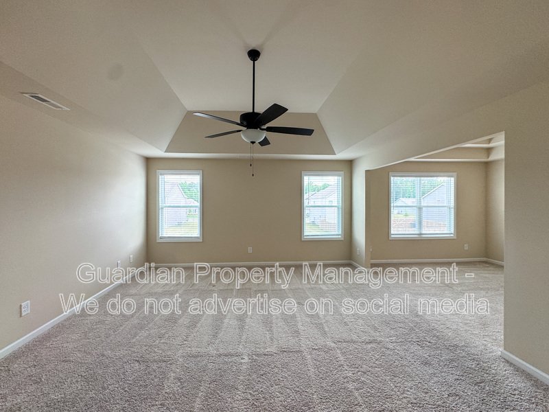 Stunning 5 Bed 4.5 Bath Fayetteville Home with Fenced Yard property image