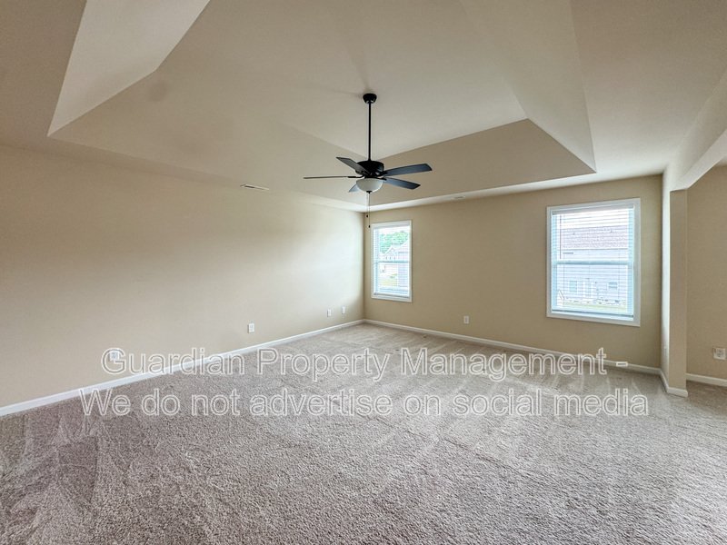 Stunning 5 Bed 4.5 Bath Fayetteville Home with Fenced Yard property image