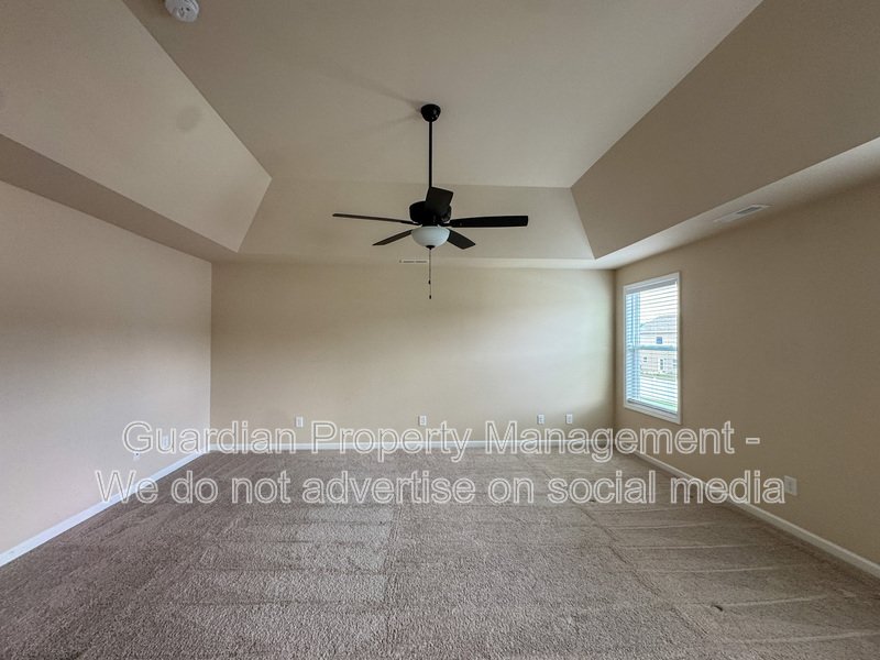Stunning 5 Bed 4.5 Bath Fayetteville Home with Fenced Yard property image